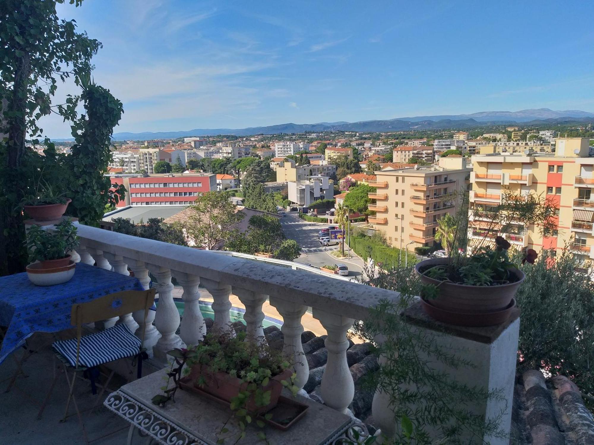 Joli Studio Saint-Raphael  Phòng bức ảnh